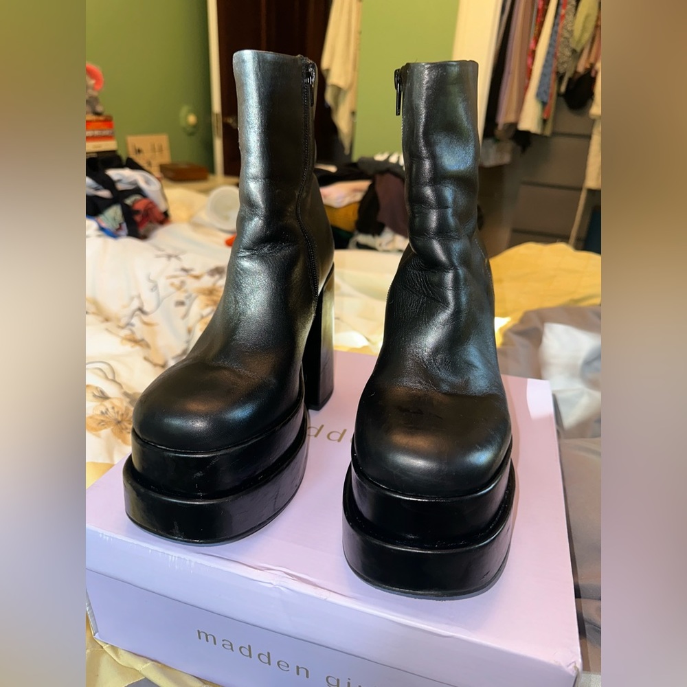Steven Madden Cobra platform booties